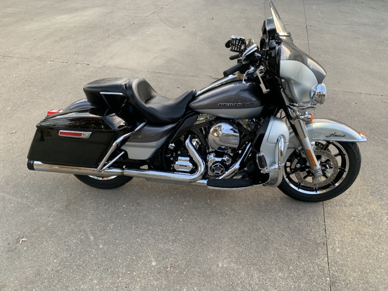 2014 Harley Davidson  FLHTK Electra Glide Ultra Limited / Street Glide